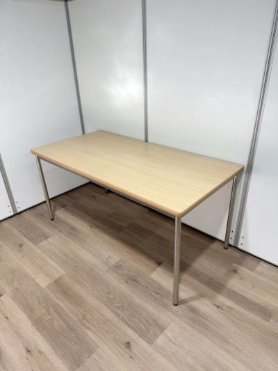 ミーティングテーブル