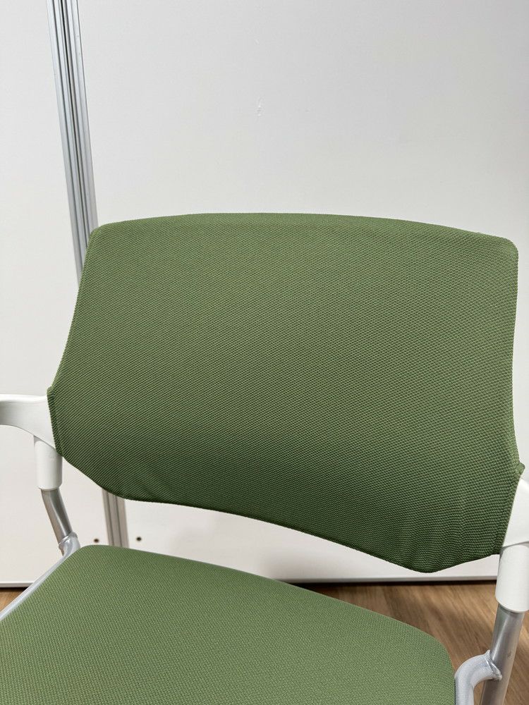 イトーキステンザシリーズ スタッキングチェア 商品画像4