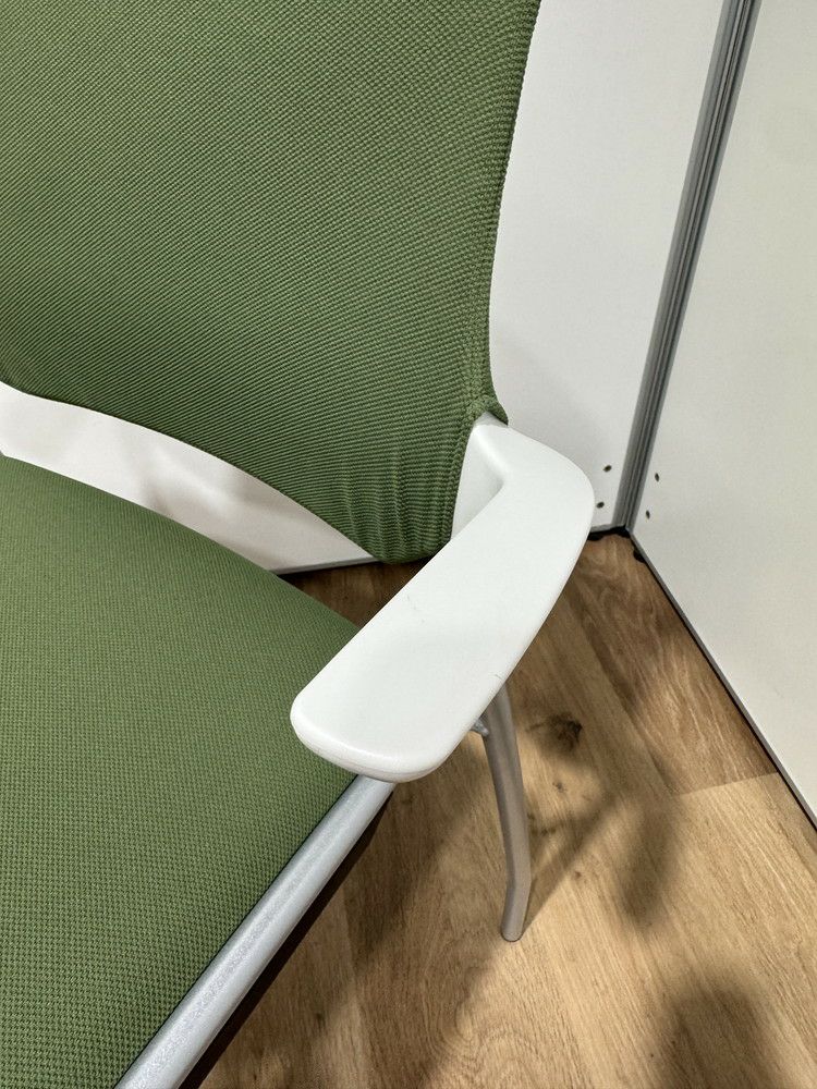 イトーキステンザシリーズ スタッキングチェア 商品画像7