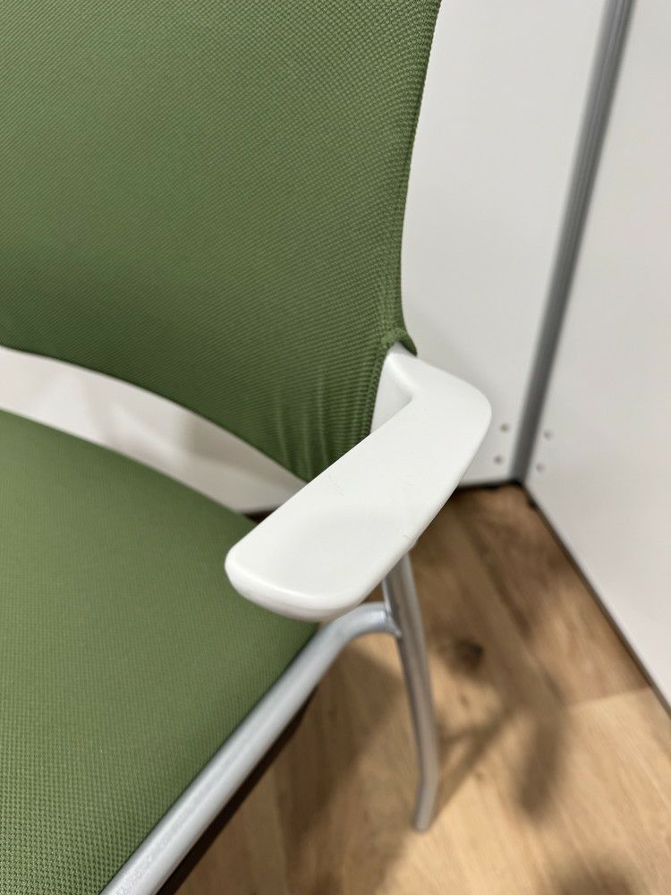 イトーキステンザシリーズ スタッキングチェア 商品画像8