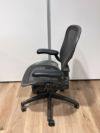 HermanMiller（ハーマンミラー）固定肘付アーロンチェア 商品画像3