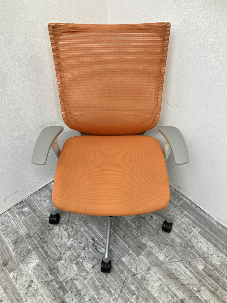 オカムラBaron(バロン)チェア 可動肘付バロンチェア 商品画像3