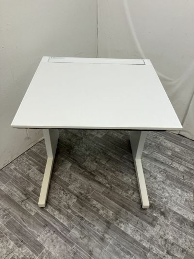 オカムラisシリーズ 700平デスク 商品画像1