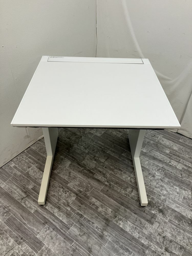 オカムラisシリーズ 700平デスク 商品画像1