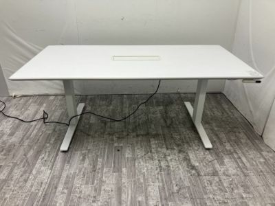オカムラ スイフトシリーズ 電動昇降式1800ミーティングテーブル