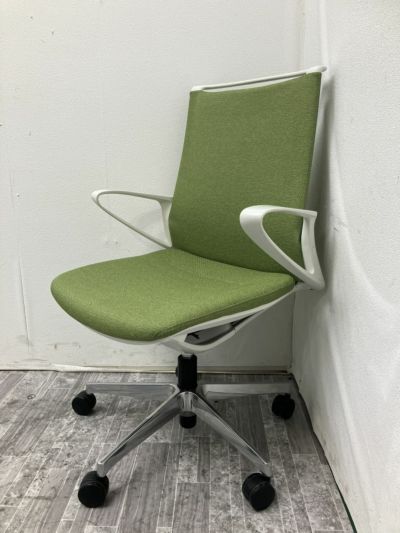 オカムラ 固定肘付モードチェア