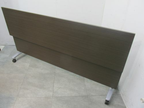 イトーキトラディカシリーズ 1800サイドスタックテーブル 商品画像2