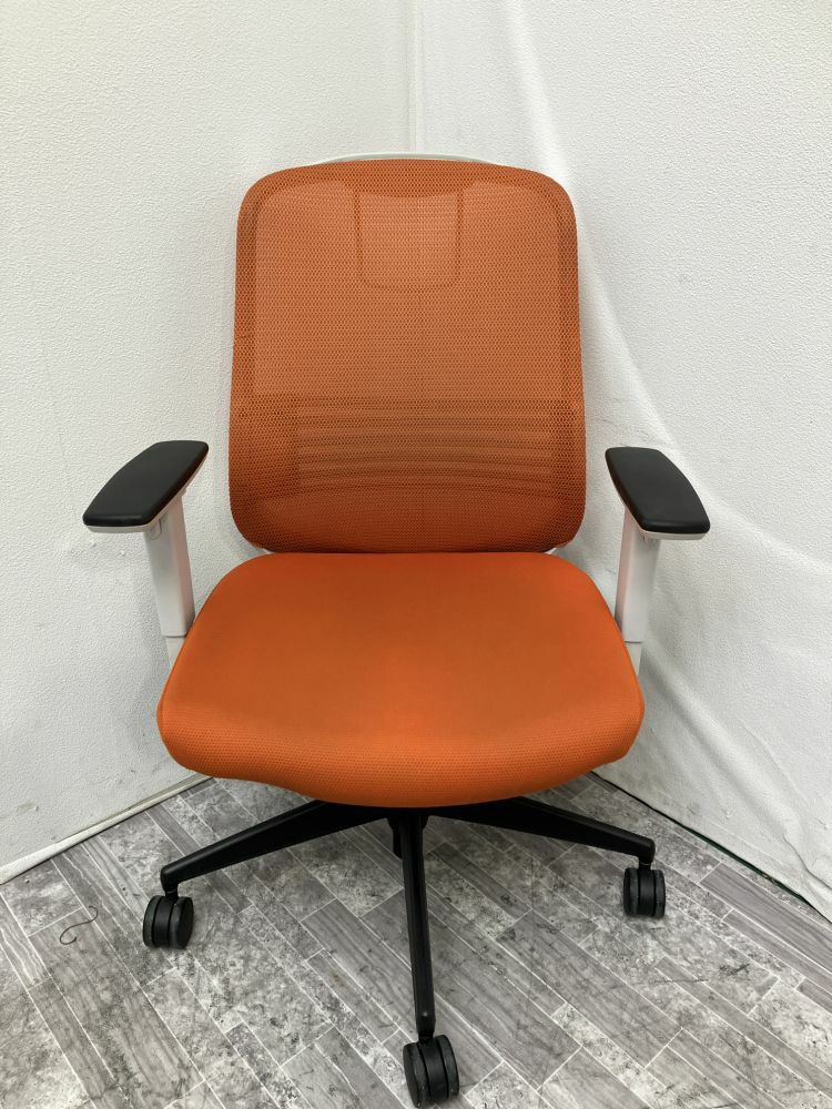 オカムラシロッコ（Scirocco）チェア 可動肘付シロッコチェア 商品画像3