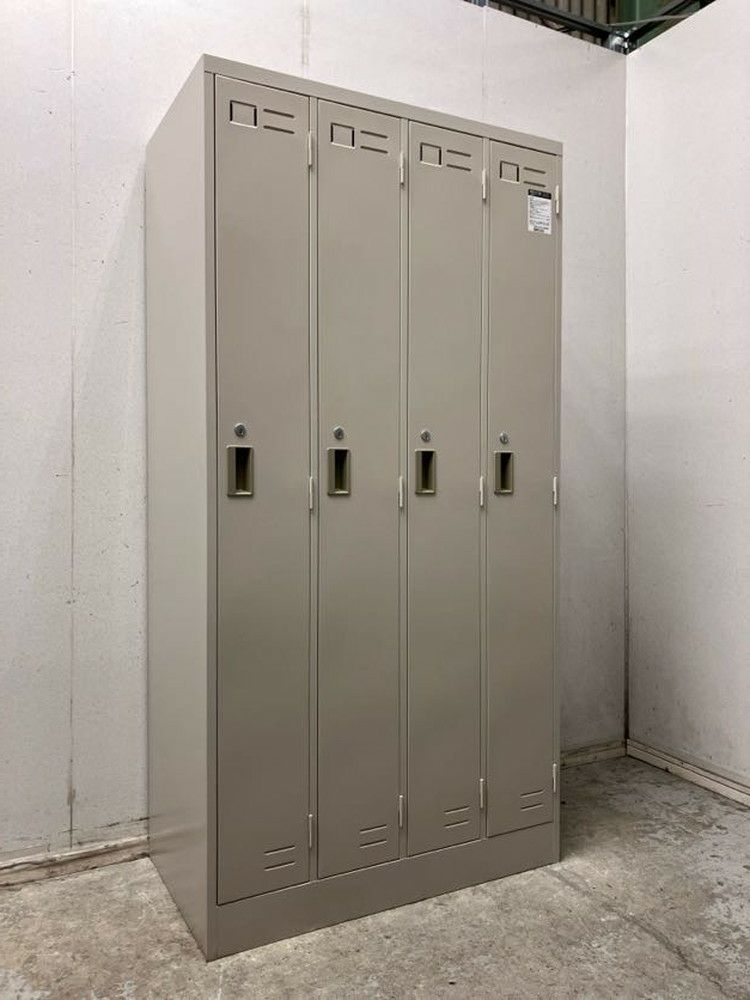 コクヨLKシリーズ　（コクヨ） 4人用ロッカー 商品画像1