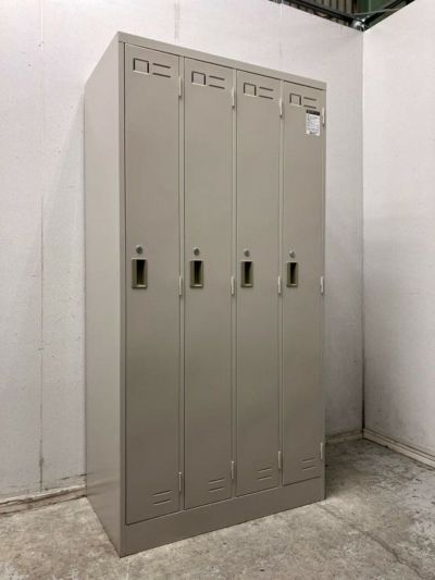 コクヨLKシリーズ　（コクヨ） 4人用ロッカー 商品画像1