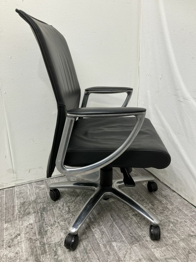 オカムラCEチェア 固定肘付CEチェア 商品画像8